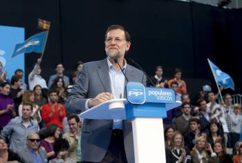 Rajoy, durante el acto electoral del PP en Vitoria. (Foto: ADRIÁN RUIZ DE HIERRO)