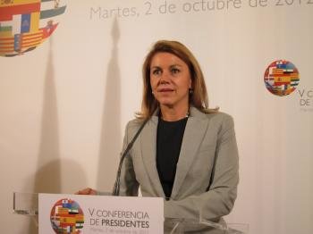 La secretaria general del PP, María Dolores de Cospedal, ha asegurado este jueves que 'España no está ardiendo por los cuatro costados como algunos pretenden hacer ver al exterior'