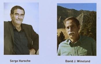 Imagen sin fechar distribuida hoy martes 9 de octubre de 2012 por la Real Academia de Ciencias de Suecia que muestra dos imágenes de los ganadores del Premio Nobel de Física 2012, el francés Serge Haroche (izq) y el estadounidense David J. Wineland (der)