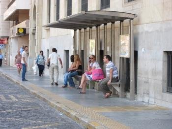 Los usuarios de autobús urbano caen un 0,8% en agosto en Galicia