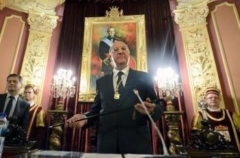 Agustín Fernández toma el bastón de mando como nuevo alcalde de Ourense