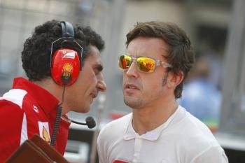 El piloto español Fernando Alonso (d), de Ferrari (Foto: EFE)