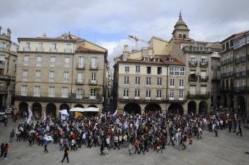 Alumnos na Praza Maior de Ourenseº (Foto: EFE)