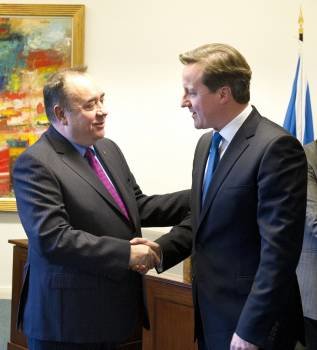 Salmond y Cameron, en uno de sus encuentros en Edimburgo. (Foto: S.G.)