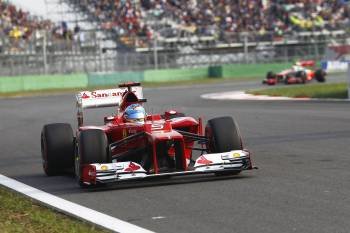 Fernando Alonso, con el Ferrari número 5 el domingo durante el GP de Corea. (Foto: DIEGO AZUBEL)