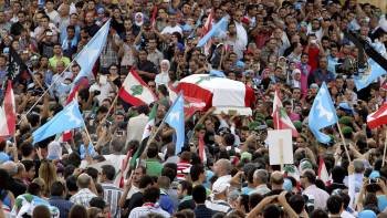 A los funerales del jefe de la Inteligencia libanesa acudieron miles de personas. (Foto: NABIL MOUNZER)