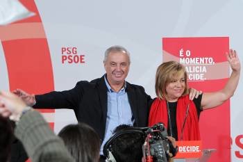 Pachi Vázquez y Elena Valenciano, en un acto de campaña de los socialistas gallegos. (Foto: ARCHIVO)
