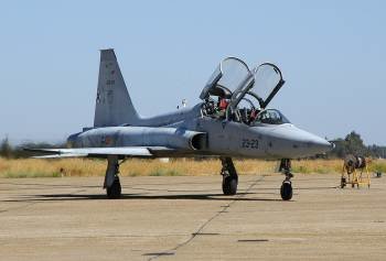 Un avión F5 del Ejército del Aire igual al que se estrelló en Badajoz.
