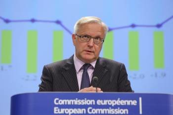 Olli Rehn, vicepresidente de la Comisión Europea, durante su comparecencia de ayer en Bruselas. (Foto: JULIEN WARNAND)