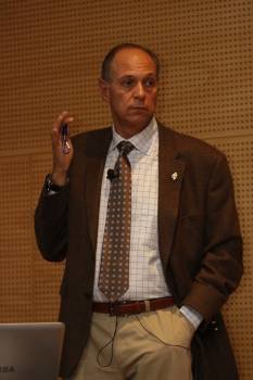 Pedro Trillo, impartiendo su conferencia. (Foto: X.F.)