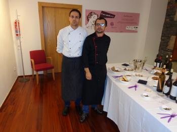 Los cocineros Roberto Covela y Carlos Parra.