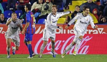 Morata celebra el gol de la victoria en Valencia. (Foto: J.C. CÁRDENAS)