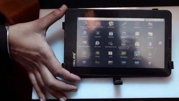 El Gobierno indio presentó la nueva versión de la tableta más barata del mundo, Aakash 2.0