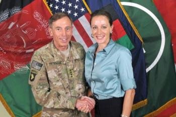  Petraeus y Paula Broadwell