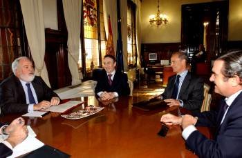 Miguel Arias Cañete, Manuel Gómez-Franqueira, Emilio Rial y Víctor Nogueira, durante la reunión de ayer en Madrid. 