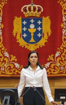 La recién elegida presidenta de la Cámara autonómica, Pilar Rojo, da por constituida la IX legislatura del Parlamento de Galicia