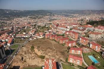 Panorámica de la ciudad, con el barrio de Barrocás en primer término. (Foto: JOSÉ PAZ)