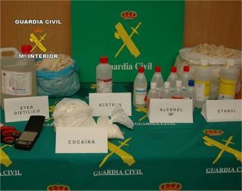 Efectos intervenidos por la Guardia Civil en la operación. (Foto: G.C.)