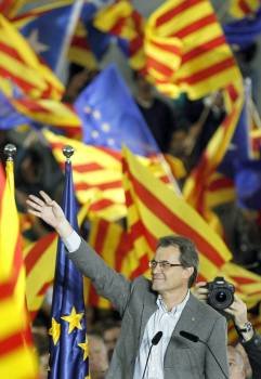 Artur Mas, en el mitín de ayer en Barcelona. (Foto: ANDREU DALMAU)