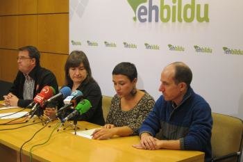 Bildu vota a favor de homenajear a dos ertzainas asesinados por ETA 