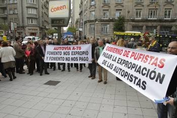 Protesta de los expropiados por la A-75, el pasado 16 de noviembre en Ourense. (Foto: EVA DOMÍNGUEZ)