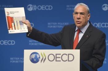 El secretario general de la OCDE, Ángel Gurría, durante la presentación del informe sobre crecimiento. (Foto: CH. KARABA)