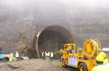 Obras del túnel del AVE en Cerdedelo, que acaban de comenzar. 