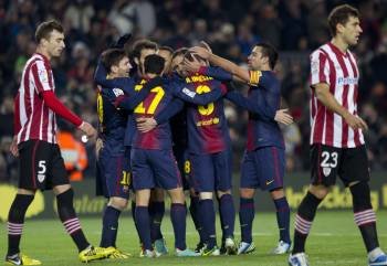 Los jugadores del Barcelona celebran uno de los goles. (Foto: ALEJANDRO GARCÍA)