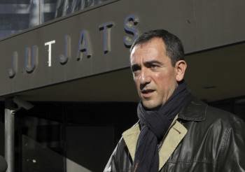 Josep Miquel Duran, jefe de la Policía Local de Sabadell, ante los juzgados. (Foto: ALEJANDRO GARCÍA)