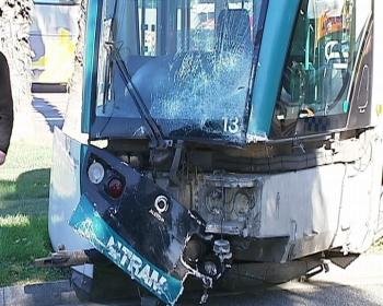 Siete personas han resultado heridas en un choque entre un tranvía y un turismo ante la plaza Pius XII
