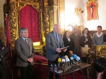 Los rectores de las universidades gallegas apoyan un manifiesto contra recortes. 
