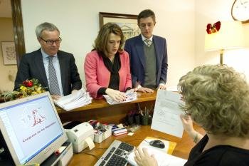 Sebastián Franquís, Soraya Rodríguez y Eduardo Madina presentan las proposiciones del PSOE.