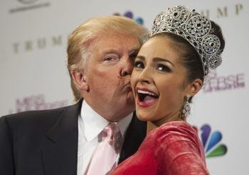Miss Estados Unidos, Olivia Culpo, con el organizador del concurso, Donald Trump