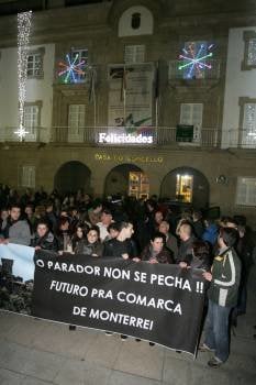 Manifestación en contra del cierre del Parador en Verín. (Foto: MARCOS ATRIO)