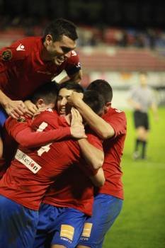 Los jugadores del Ourense, celebrando uno de los goles ante el Zamora. (Foto: FOTOS: JOSÉ PAZ)