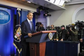 El presidente Barack Obama, durante su comparecencia tras la reunión sobre el 'precipicio fiscal'. (Foto: PETE MAROVICH )