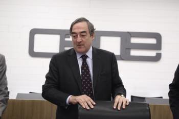 Juan Rosell, presidente de la patronal CEOE, en una rueda de prensa. (Foto: ARCHIVO)