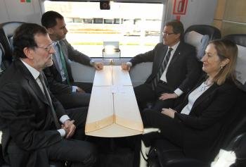  El presidente del Gobierno, Mariano Rajoy; el Príncipe Felipe; el presidente de la Generalitat de Cataluña, Artur Mas; y la ministra de Fomento, Ana Pastor