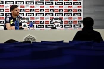 El centrocampista del Real Madrid, Xabi Alonso, durante la rueda de prensa