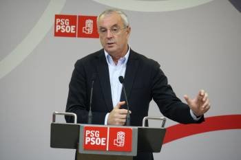 Pachi Vázquez, en una rueda de prensa en la sede del PSdeG en Santiago. (Foto: ARCHIVO)
