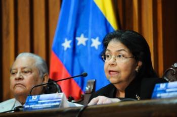 La presidenta del Tribunal Supremo de Venezuela, Luisa Estella Morales (d), durante su declaración. (Foto: MANAURE QUINTERO)