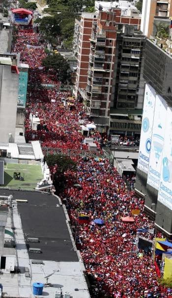 Seguidores de Hugo Chávez tomaron el centro de Caracas. (Foto: DAVID FERNÁNDEZ)