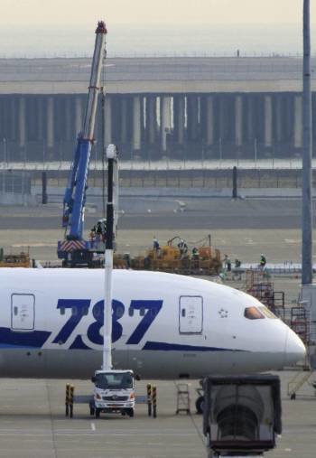 El 787 que aterrizó de emergencia en Japón. (Foto: FRANCK ROBICHON)