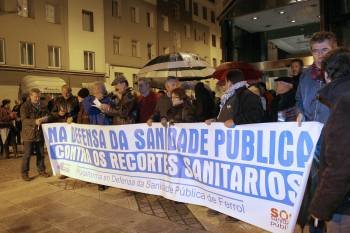 Protesta contra los recortes sanitarios, el pasado diciembre el Ferrol. (Foto: KIKO DELGADO)