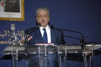 El primer ministro argelino, Abdelmalek Selal comparece por primera vez ante los medios. (Foto: STR)