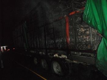 Incendio camiójn con gallinas en O Corgo (Lugo).