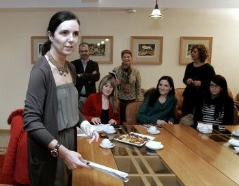 La presidenta del Parlamento gallego, Pilar Rojo, en declaraciones a los periodistas