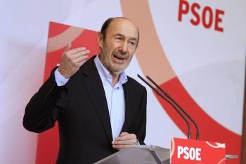 Rubalcaba, durante su intervención en un acto público del PSOE en Madrid. (Foto: VÍCTOR LERENA)