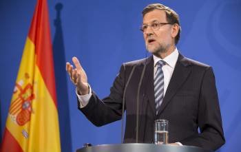 El presidente del gobierno, Mariano Rajoy, en una rueda de prensa, en la XXIV cumbre germano-española. (Foto: H. HANSCHKE)