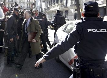 El exsenador y extesorero del PP Luis Bárcenas, a su llegada esta mañana a la sede de la Fiscalía Anticorrupción 